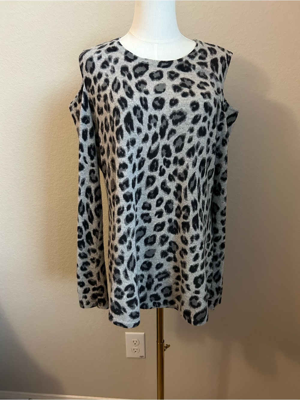 Charter Club Gray & Black Leopard Cold-Shoulder Cashmere Sweater